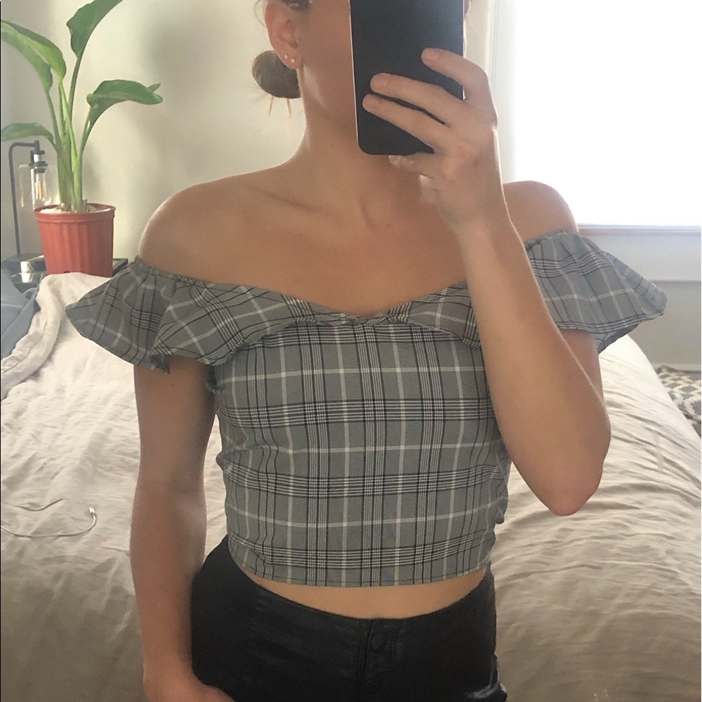 Toska ruffle sleeve crop top